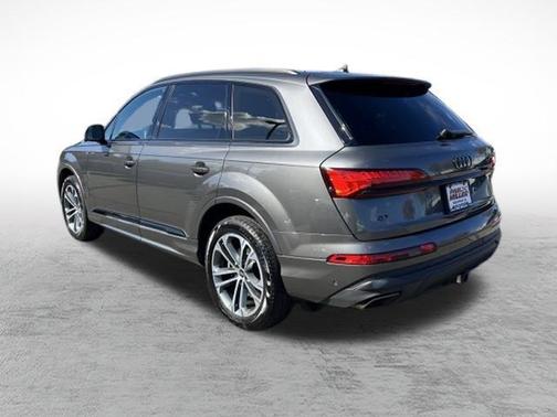 2025 Audi Q7 45 Premium Plus