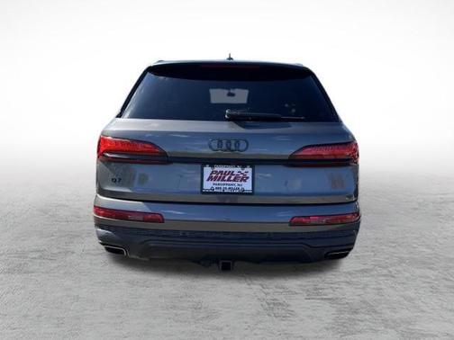 2025 Audi Q7 45 Premium Plus