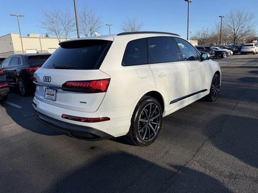 2023 Audi Q7 55 Premium Plus