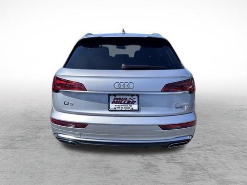 2022 Audi Q5 45 S line Premium Plus