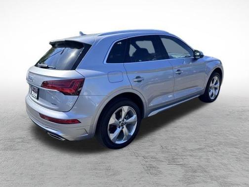 2022 Audi Q5 45 S line Premium Plus
