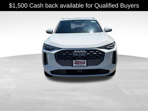 Glacier White Metallic 2026 Audi Q5 PLUS