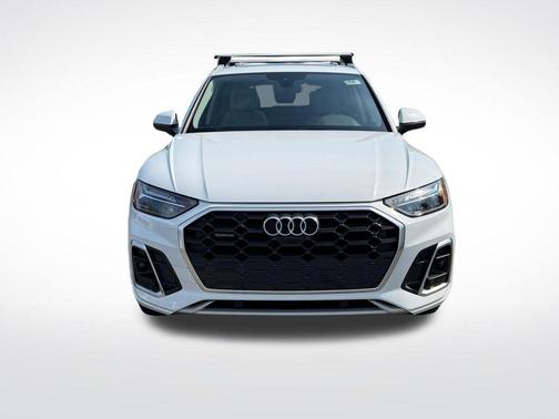 Glacier White Metallic 2023 Audi Q5 45 S line quattro Premium