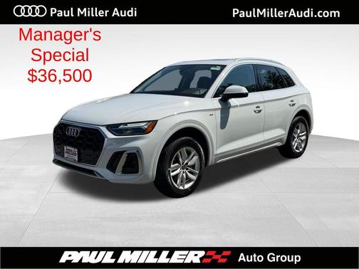 Glacier White Metallic 2023 Audi Q5 45 S line quattro Premium