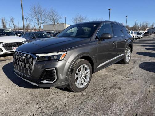 2025 Audi Q7 45 Premium