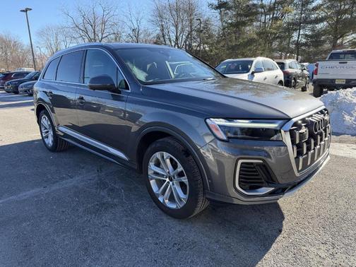 2025 Audi Q7 45 Premium