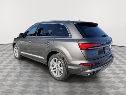 2025 Audi Q7 45 Premium