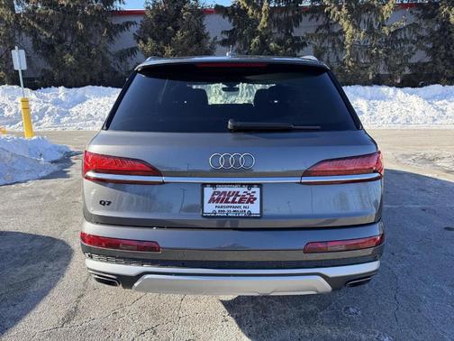 2025 Audi Q7 45 Premium