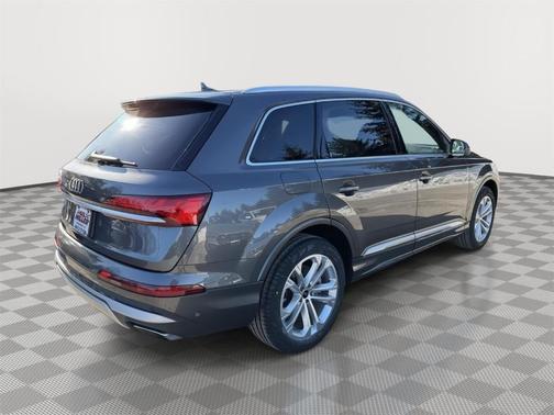 2025 Audi Q7 45 Premium