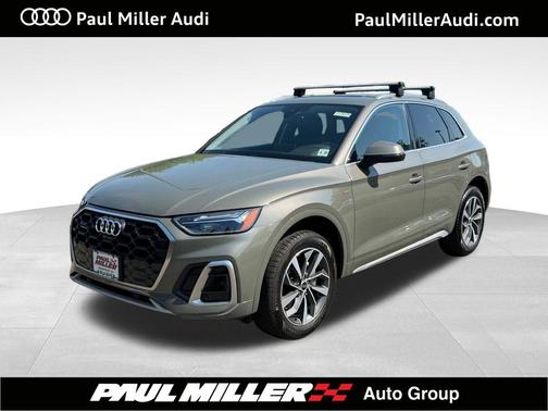 Chronos Gray Metallic 2024 Audi Q5 45 S line quattro Premium