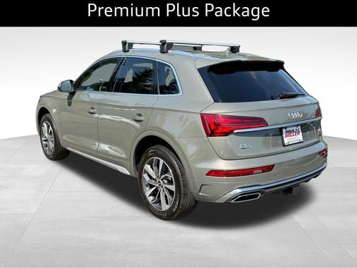 Chronos Gray Metallic 2024 Audi Q5 45 S line quattro Premium