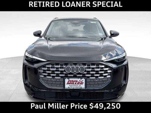 Mythos Black Metallic 2025 Audi Q5 2.0T quattro Premium