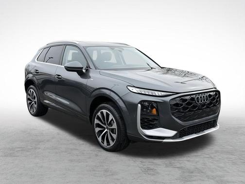 Daytona Gray Pearl 2026 Audi Q3 S line