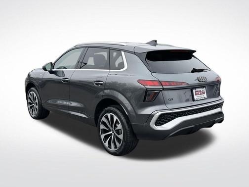 Daytona Gray Pearl 2026 Audi Q3 S line