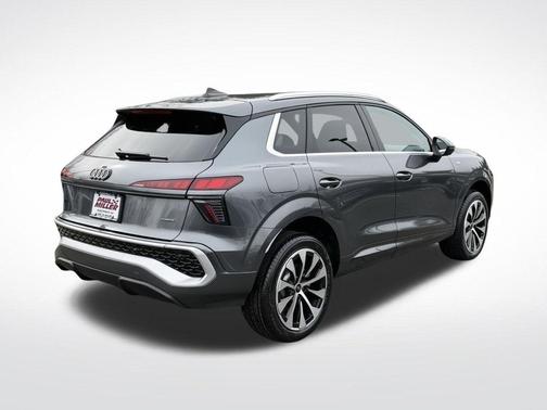 Daytona Gray Pearl 2026 Audi Q3 S line