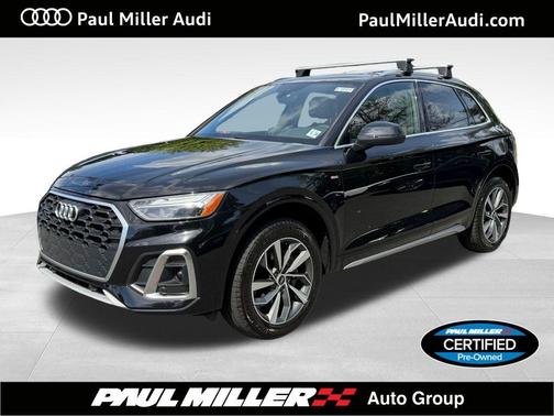 Mythos Black Metallic 2023 Audi Q5 45 S line quattro Premium