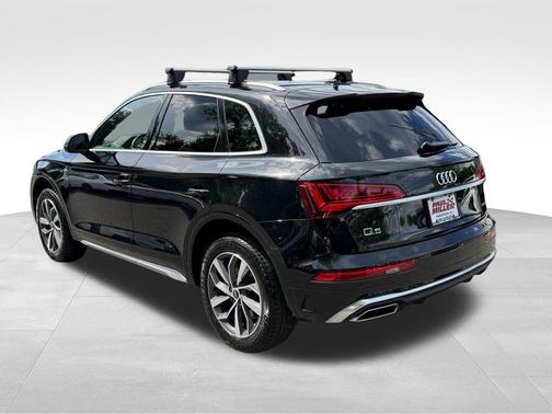 Mythos Black Metallic 2023 Audi Q5 45 S line quattro Premium