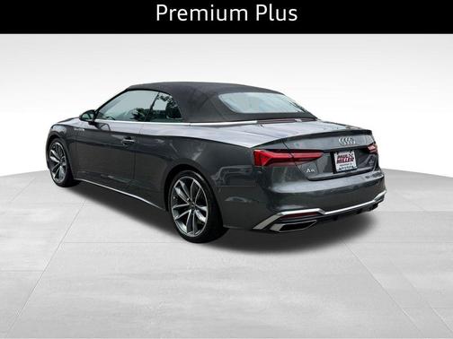 Daytona Gray Pearl Effect w/ Black Roof 2024 Audi A5 45 S line quattro Premium