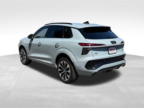 Arrow Gray Pearl 2026 Audi Q3 S line