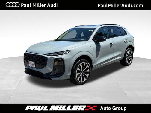 Arrow Gray Pearl 2026 Audi Q3 S line
