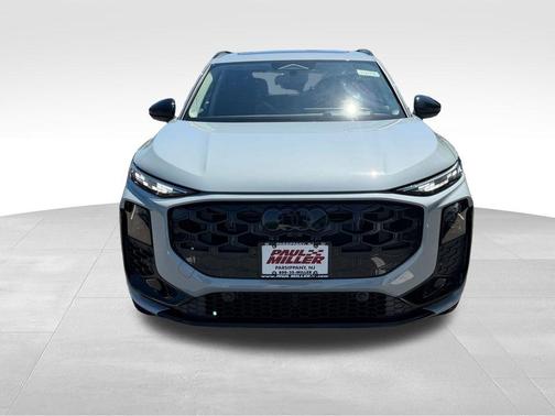 Arrow Gray Pearl 2026 Audi Q3 S line