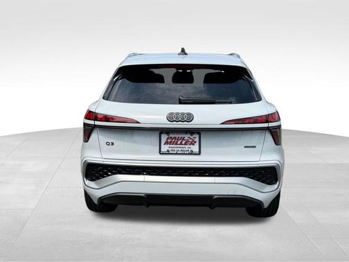 Glacier White Metallic 2026 Audi Q3 S line