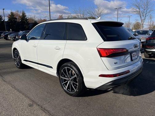 2025 Audi Q7 45 Premium Plus