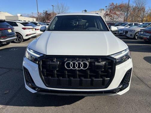 2025 Audi Q7 45 Premium Plus