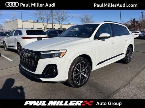 2025 Audi Q7 45 Premium Plus