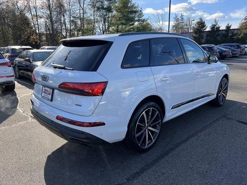 2025 Audi Q7 45 Premium Plus