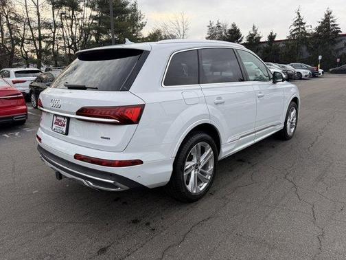 2023 Audi Q7 55 Premium Plus