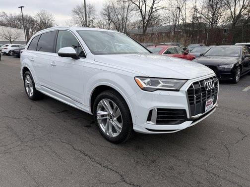 2023 Audi Q7 55 Premium Plus