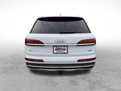 2023 Audi Q7 55 Premium Plus