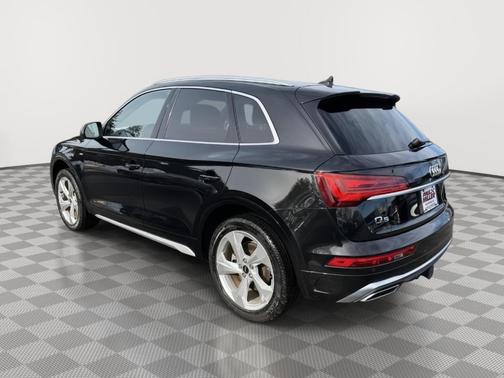 2023 Audi Q5 45 S line Premium Plus