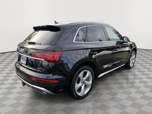 2023 Audi Q5 45 S line Premium Plus
