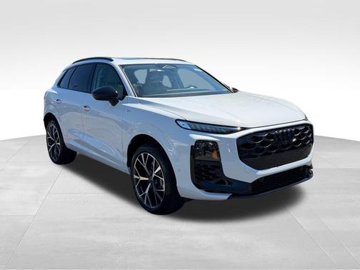 Glacier White Metallic 2026 Audi Q3 S line