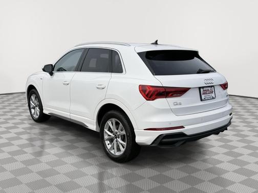 Arkona White 2024 Audi Q3 45 S line Premium