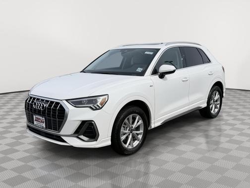 Arkona White 2024 Audi Q3 45 S line Premium