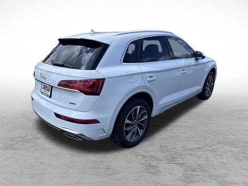 2024 Audi Q5 45 S line quattro Premium