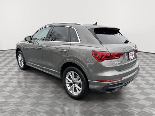 2024 Audi Q3 45 S line Premium