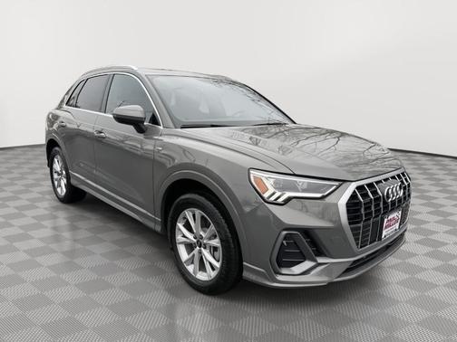2024 Audi Q3 45 S line Premium