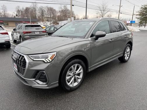 2024 Audi Q3 45 S line Premium