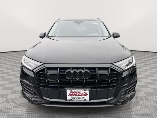 2023 Audi Q7 45 Premium Plus