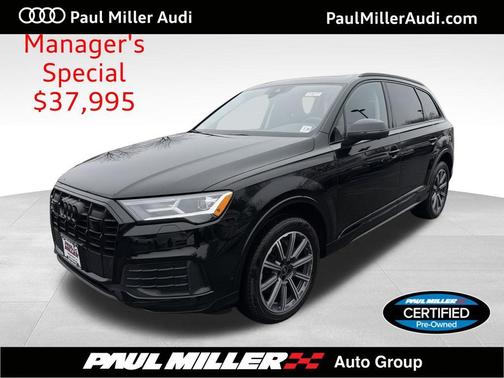 Mythos Black Metallic 2023 Audi Q7 45 Premium Plus