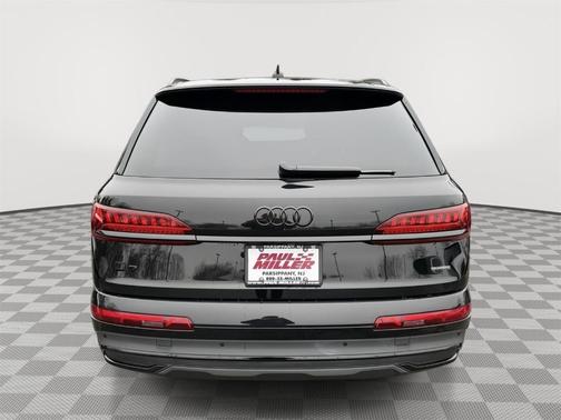 2023 Audi Q7 45 Premium Plus