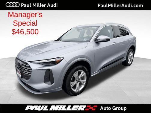 Florett Silver Metallic 2025 Audi Q5 2.0T quattro Premium