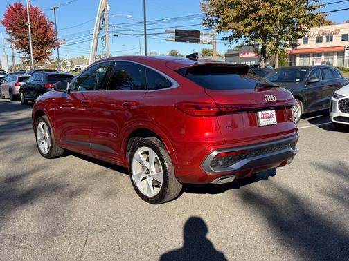 Grenadier Red Metallic 2025 Audi Q5 2.0T Premium