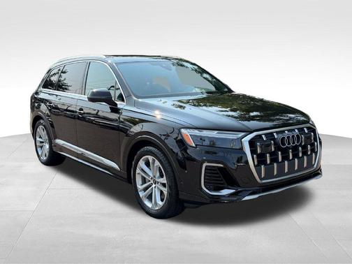 Mythos Black Metallic 2025 Audi Q7 55 Premium Plus