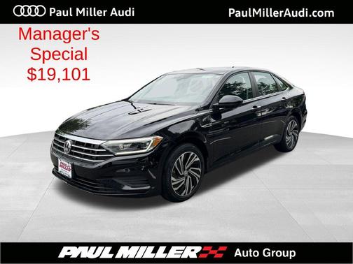 Deep Black Pearl Effect 2020 Volkswagen Jetta 1.4T SEL