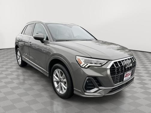 2023 Audi Q3 45 S line Premium